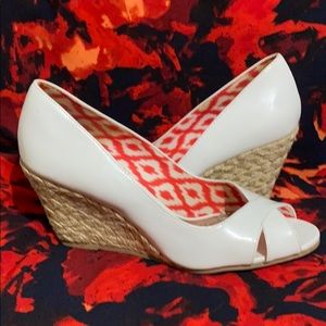 WHOTE DAYFLEX COMFORT WEDGES